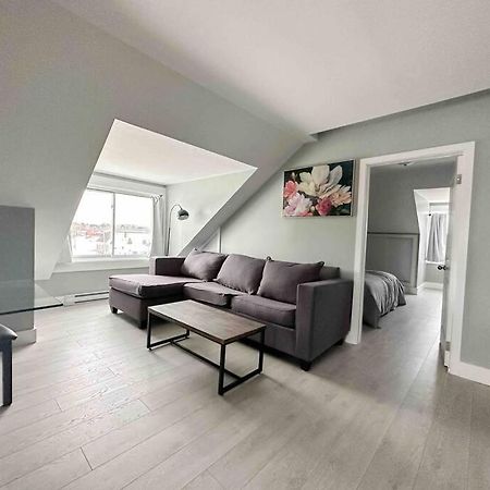 Unique Modern Luxury 2 Bedroom Apartment Rental Chapleau Exterior foto